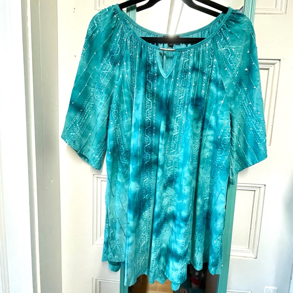EUC Sami & Jo Women’s 2X Turquoise Tye-Dye Sequin Blouse